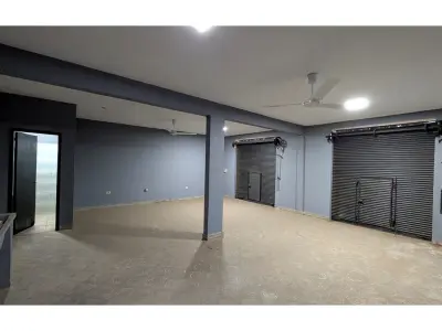 Local comercial en alquiler en Laguna Sati, Fernando de la Mora 3