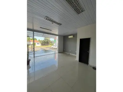Loja comercial para alugar em Laurelty, Luque 3