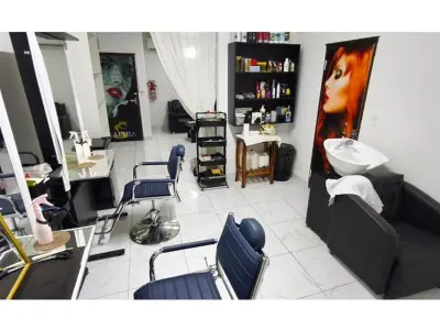 Local comercial en alquiler en Luque, equipado para spa 3