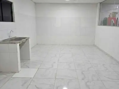 Local comercial en alquiler en San Antonio, 288 m² en zona de alto tráfico 3