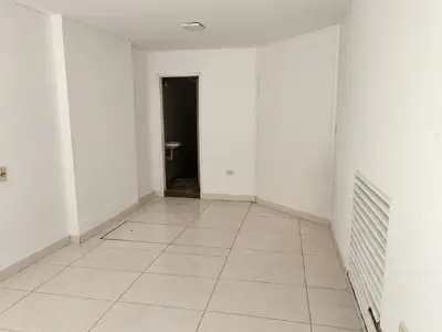 Local comercial en alquiler en San José, Asunción 3