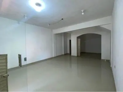 Local comercial en alquiler en San Lorenzo 4