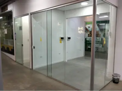 Local comercial en alquiler en Virgen de la Asunción 3