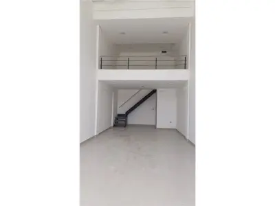 Local comercial en alquiler en Ycuá Satí, Asunción 3