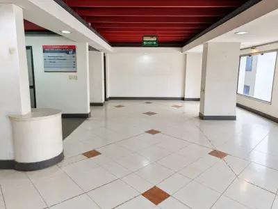 Local comercial en alquiler sobre Av. Artigas, Asunción 2