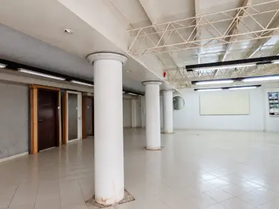 Local comercial en alquiler sobre Av. Artigas, Asunción 4