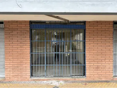 Sala comercial para alugar na rua Brasil, Barrio San Roque 3