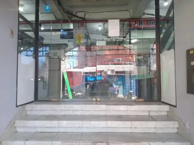 Loja comercial no Shopping A&C, Mercado 4 2
