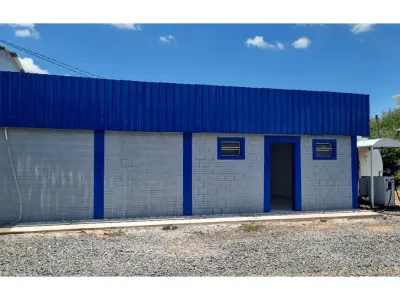 Local comercial en venta con vivienda en Loma Plata 4