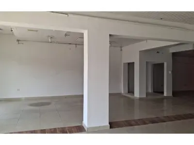 Local comercial en venta sobre Avda. Eusebio Ayala 4