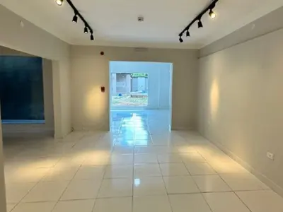Commercial space for sale on Senador Long, Carmelitas 3