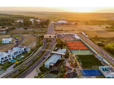 Lote à venda no condomínio Aquaterra, Luque 3