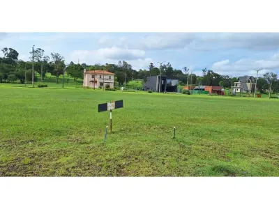 Lote à venda em condomínio fechado La Trinidad, Encarnación 3