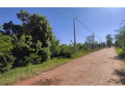 Lotes à venda em parcelas em Costa Azul, Limpio 3