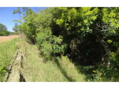 Lotes à venda em parcelas em Costa Azul, Limpio 5