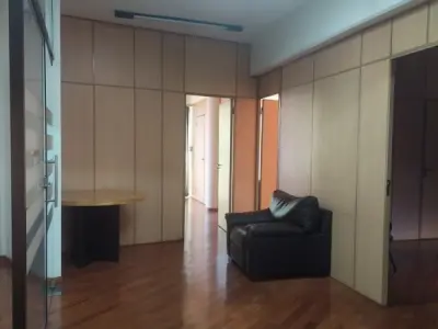 Oficina amoblada en alquiler sobre Av. Boggiani, Asunción – 210 m² 4