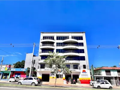 Escritório corporativo para alugar em Luque, prédio novo 4