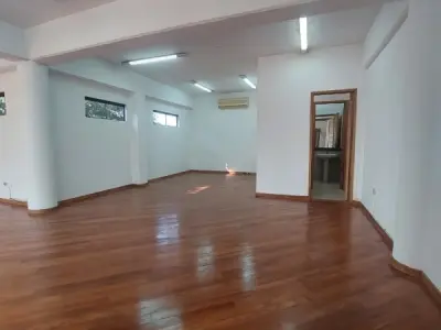 Escritório corporativo para alugar na Av. Boggiani, Assunção 3