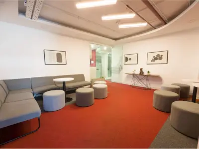 Escritório corporativo à venda em Villa Morra, Assunção 4