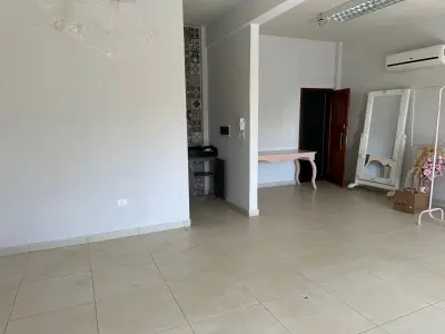 Escritório de 60 m² para alugar em Boquerón, Ciudad del Este 2