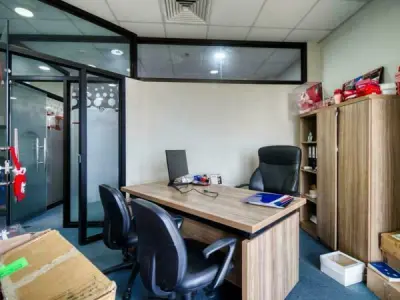 Sala Comercial à Venda no WTC, Ycua Sati, Assunção 4