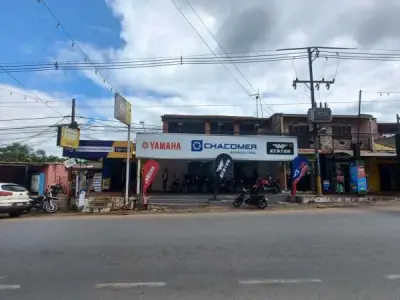 Amplo imóvel à venda em Ypané — 2 casas e salões comerciais 2