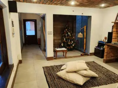 Amplo imóvel à venda em Ypané — 2 casas e salões comerciais 3
