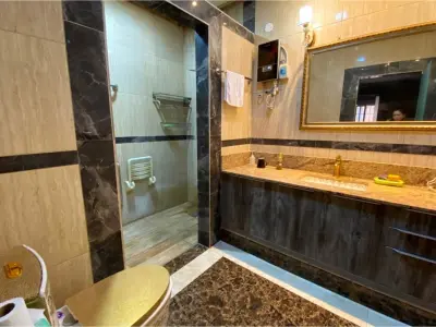 Propriedade comercial à venda com depósito em Pettirossi 4