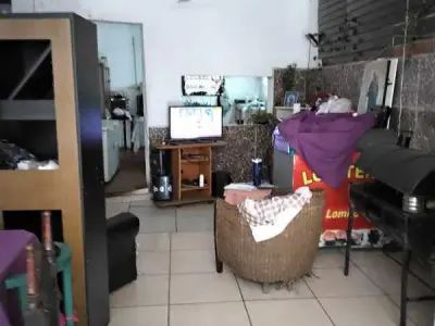 Commercial property for sale in Vista Alegre, Asunción — 4 rented shops 3