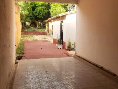 Propiedad comercial en venta sobre Av. Gral. Aquino — Centro de Luque 2