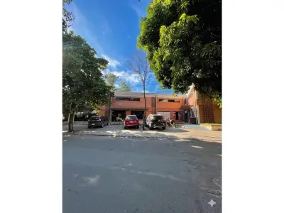 Propriedade comercial mista à venda em Fernando de la Mora 4