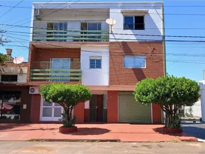 Propiedad comercial multifuncional en venta en Encarnación 2