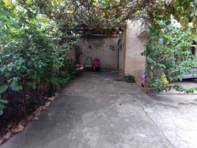 Propiedad de dos plantas en venta en Fernando de la Mora 4