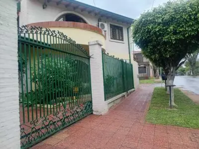 Propriedade para alugar em Fernando de la Mora — casa com galpão de 200 m² 2