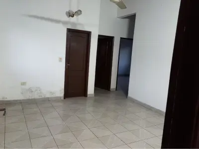 Propriedade à venda com salão comercial e apartamento em San Lorenzo 4