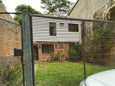 Propiedad en venta en Lambaré con dúplex y chalet independientes 2