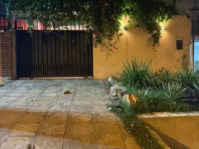 Independent Property with BBQ Area, Pool and Apartment for Sale, Roberto L. Petit 2