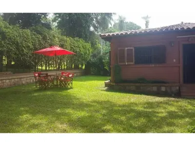 Quinta para alugar em Piribebuy com piscina e quinchô 4