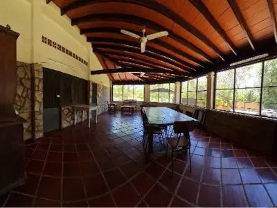 Quinta en venta en Areguá, Estanzuela, con piscina 4