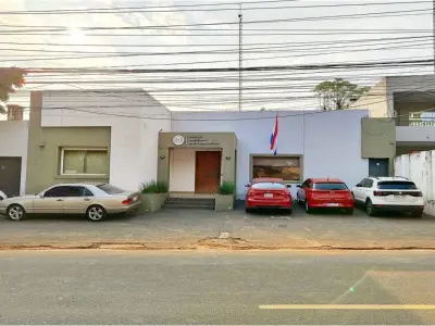 Residência ampla à venda para escritório no Barrio Jara 4