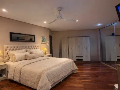 Residência clássica à venda no Mburucuya, Assunção 4