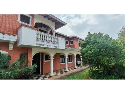 Residência clássica à venda em Bella Vista, Assunção 2
