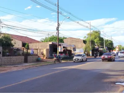 Residencia comercial en venta en Laurelty, Luque 3