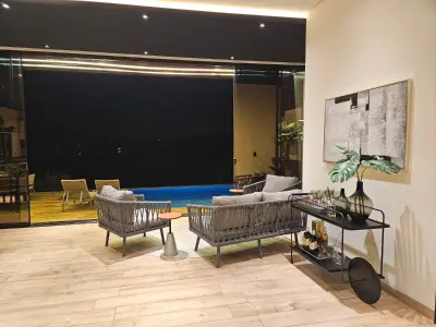 High-End Residence for Sale in Hernandarias — 484 m² Built 4