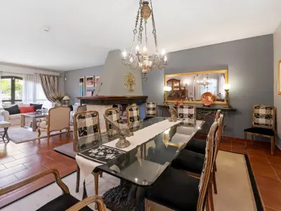 Five-bedroom house for sale in Manorá 3