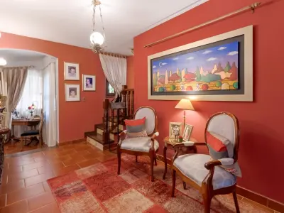Five-bedroom house for sale in Manorá 4