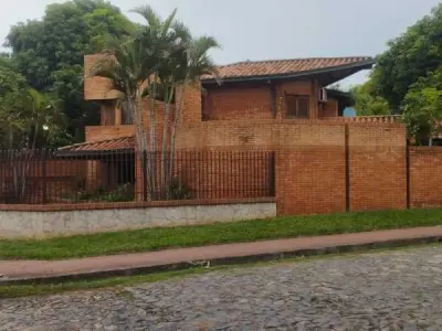 Residence for sale in Asunción, Corporate Axis area 4