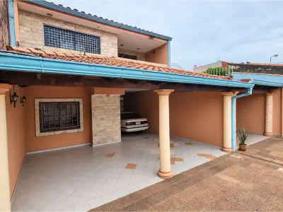 Residência à venda no bairro Dr. Francia, Assunção 3