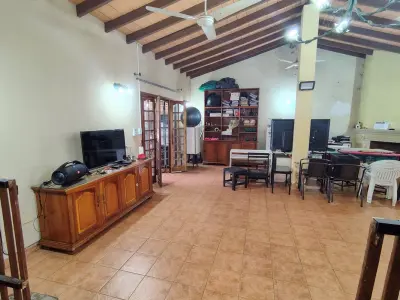 Residência à venda no bairro Dr. Francia, Assunção 4