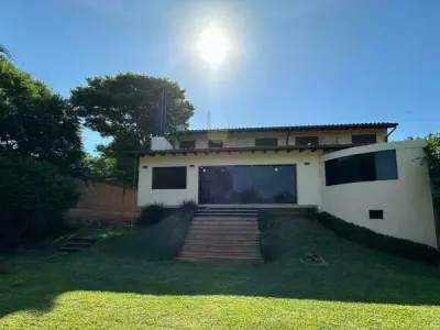 Residencia en venta en barrio Santa Ana, Asunción 4